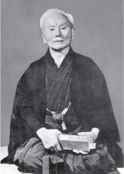 Archivo:Gichin Funakoshi.jpg
